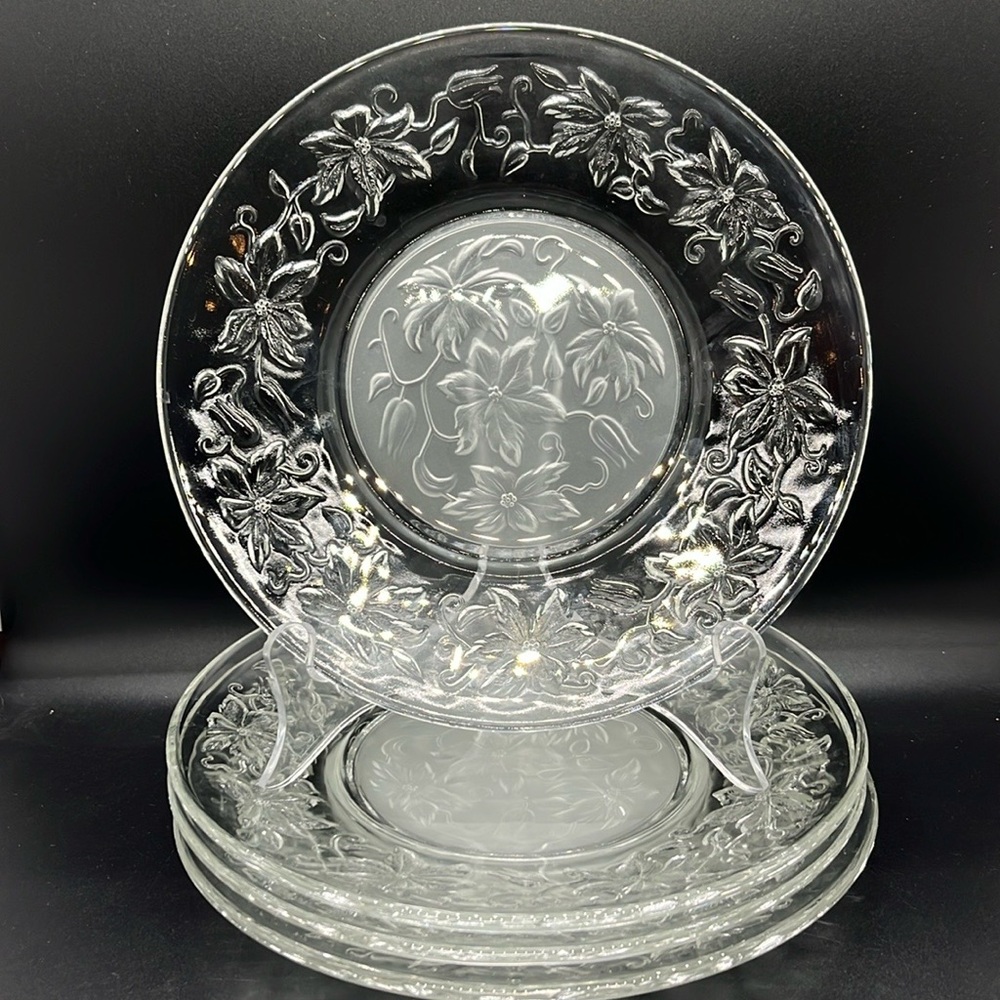 4 Princess House Fantasia 8 inch Smooth Rim Luncheon Plates